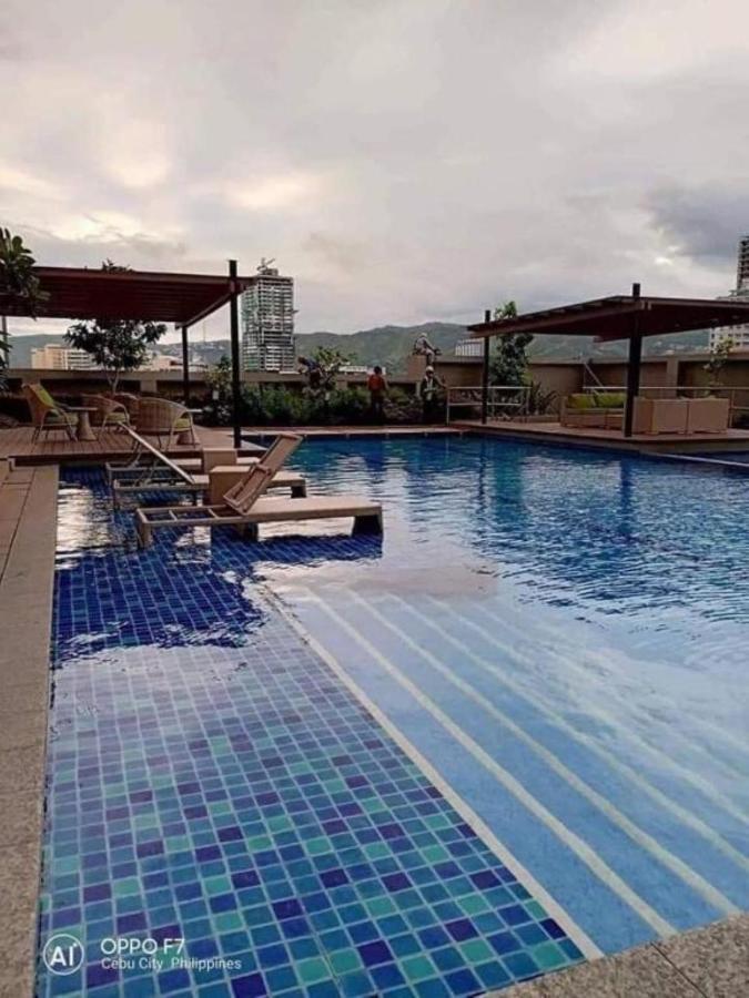 Horizon 101 A2 Shortwalk Robinson Mall Mango Square Bar Lägenhet Cebu Exteriör bild