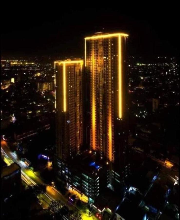 Horizon 101 A2 Shortwalk Robinson Mall Mango Square Bar Lägenhet Cebu Exteriör bild
